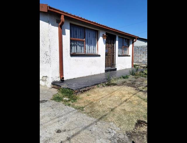 2 BEDROOM PROPERTY TO RENT IN SENAOANE